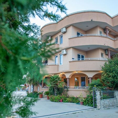 אולסינץ' Apartments And Bungalow Casa Palma מראה חיצוני תמונה