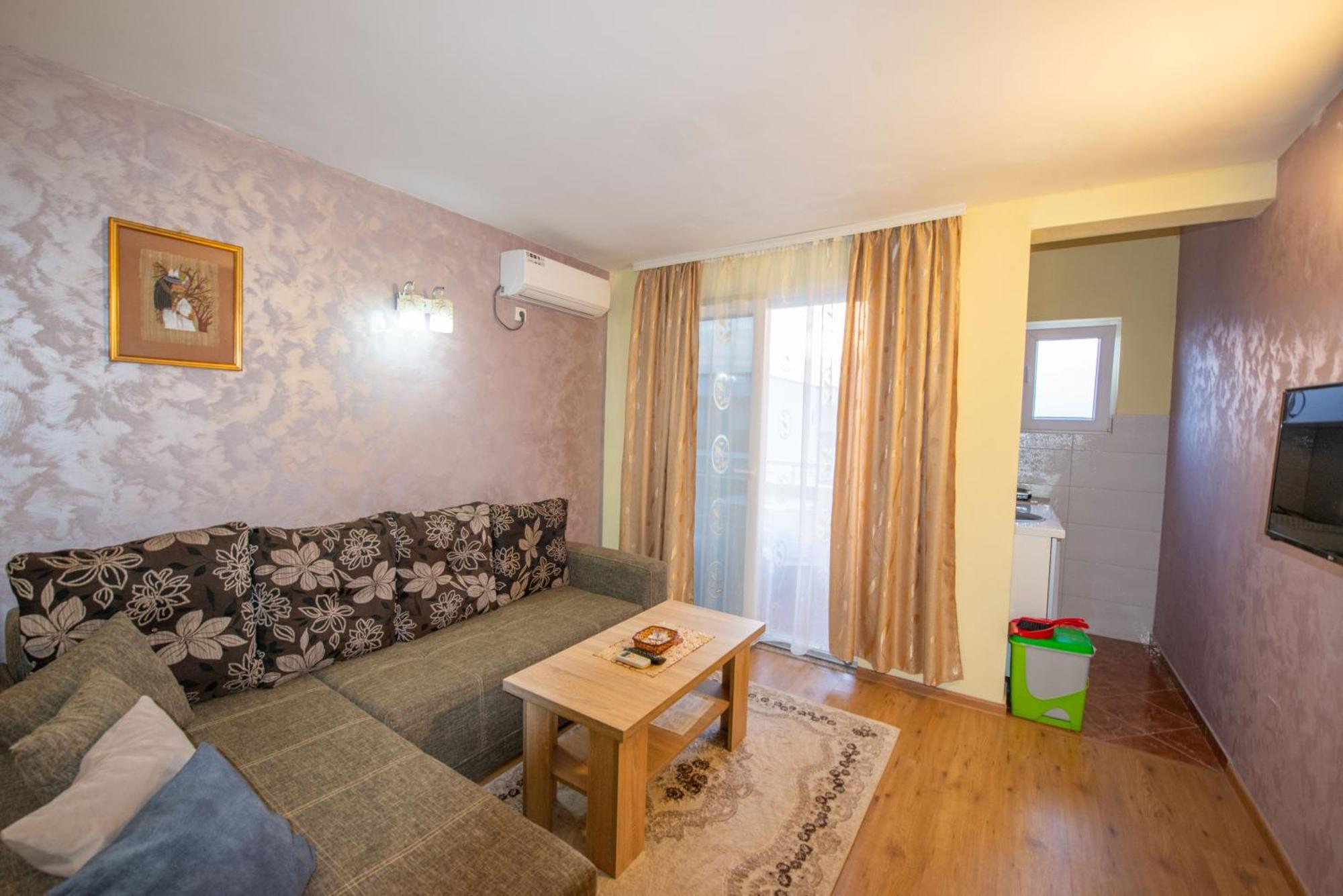 אולסינץ' Apartments And Bungalow Casa Palma מראה חיצוני תמונה